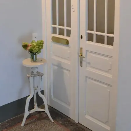 Charmantes Studio-apartment Im Shabby Chic Stil Mit Balkon Und Gartenblick - Ihr Perfektes Zuhause In Apartment *