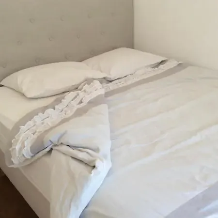 דירה Charmantes Studio-apartment Im Shabby Chic Stil Mit Balkon Und Gartenblick - Ihr Perfektes Zuhause In גראץ