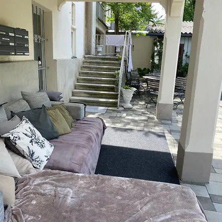 Charmantes Studio-apartment Im Shabby Chic Stil Mit Balkon Und Gartenblick - Ihr Perfektes Zuhause In * Грац